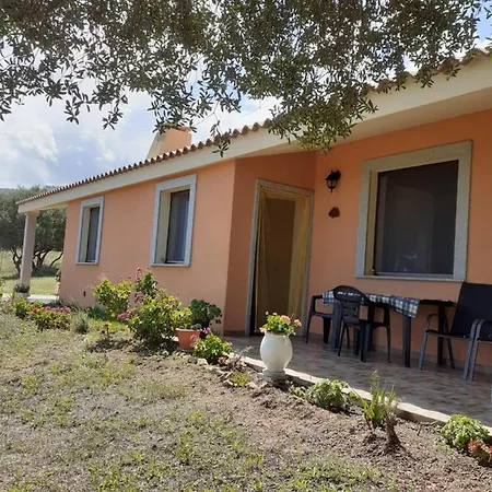 Gli Olivastri: Mediterranean Oasis With Pool And Sea View