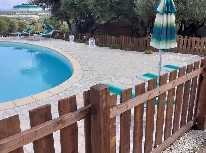 Gli Olivastri Con Piscina,solarium, Vista Mare ,sole -mare E Tanta Natura ,climatizzatore,wifi